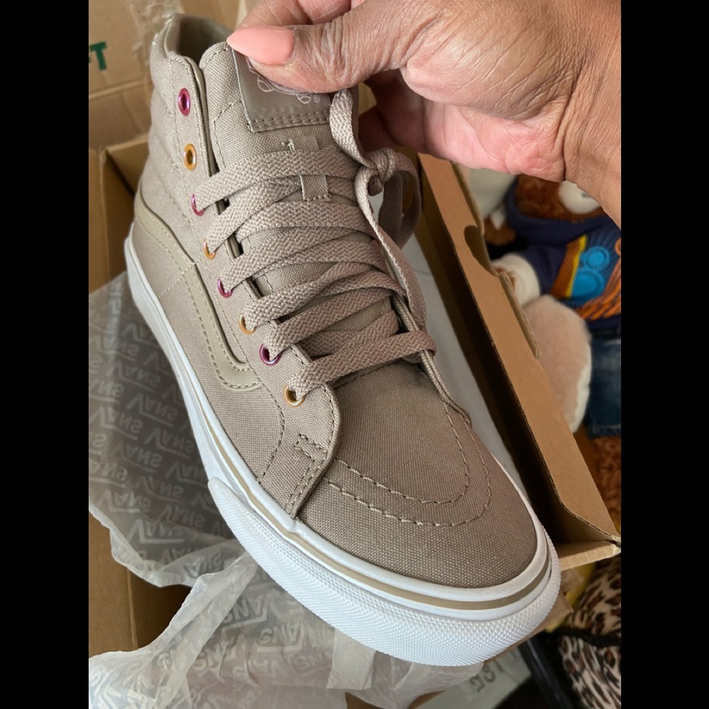 Kids sneakers